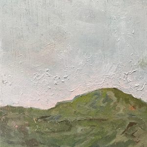 Landschap studie geschilderd met olieverf op triplex van 20cm x 20 cm. Ochtend gloren bij kaal groene bergtop