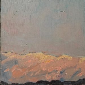 Landschap studie geschilderd met olieverf op triplex van 20cm x 20 cm. Gloeiende besneuwde berg gezien vanaf bergtop met ijle lucht